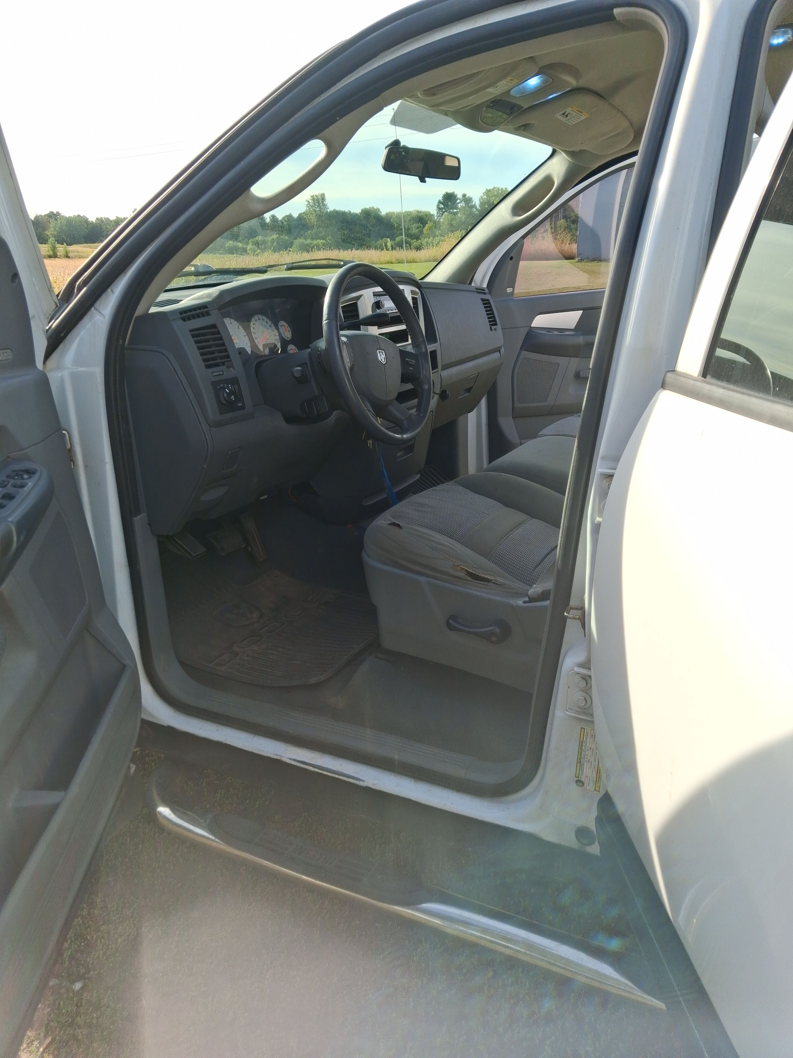 Used 2007 Dodge Ram 1500 Truck SLT w/ Sound & Secure Value Group AWD/4WD image 8