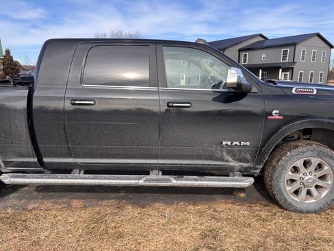 Used 2019 RAM 2500 Laramie image 12