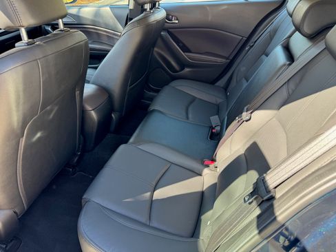 Used 2018 MAZDA MAZDA3 Grand Touring image 9