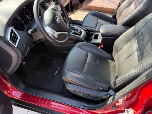 Used 2016 Nissan Rogue SV image 14