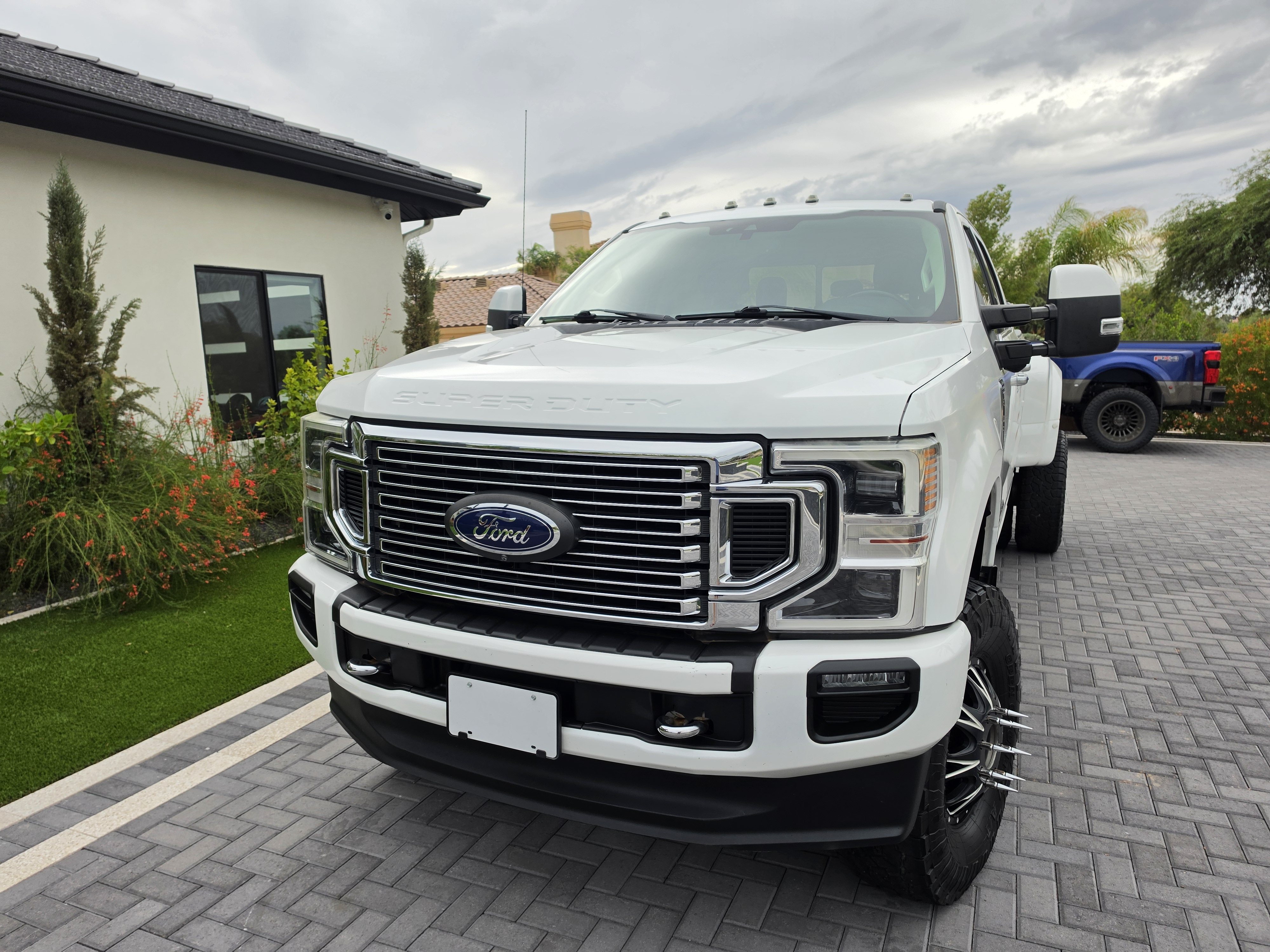 Used 2020 Ford F350 Limited AWD/4WD image 9