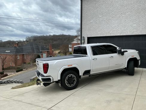 Used 2025 GMC Sierra 3500 Denali Ultimate image 4