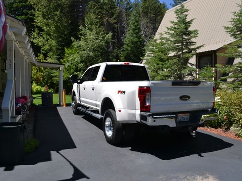 Used 2019 Ford F350 Lariat w/ Lariat Ultimate Package AWD/4WD image 4