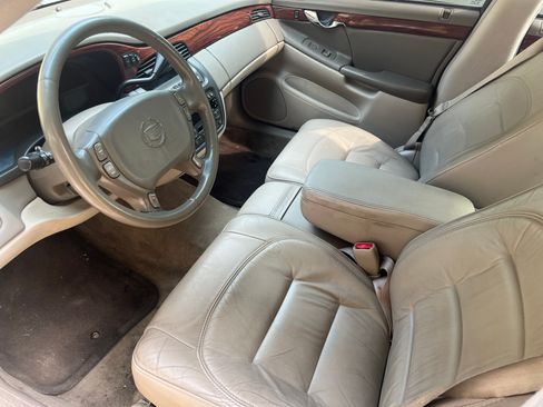Used 2003 Cadillac De Ville w/ Comfort & Convenience Package FWD image 5