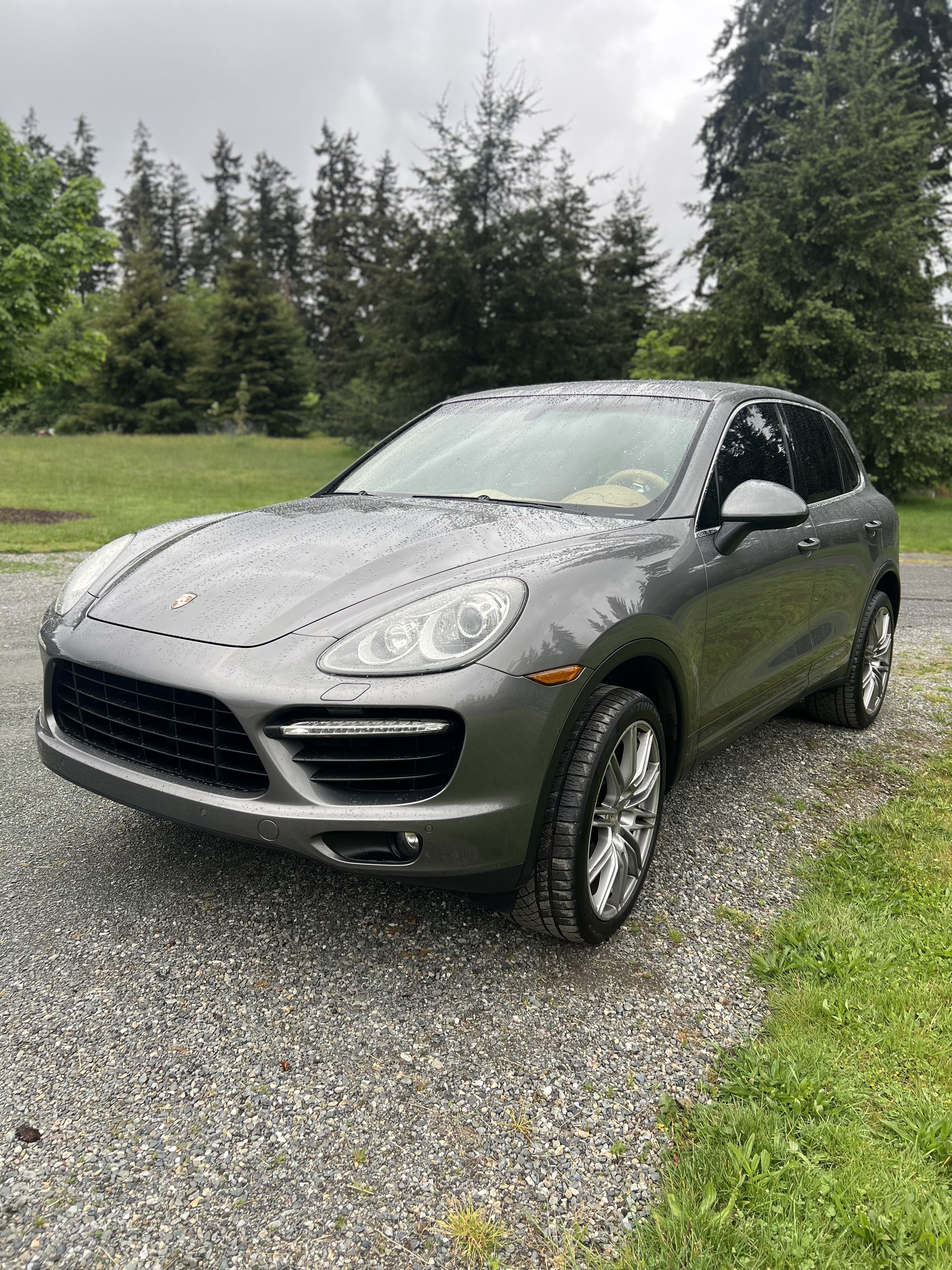 Used 2011 Porsche Cayenne Turbo AWD/4WD image 4