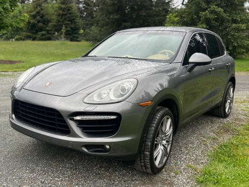 Used 2011 Porsche Cayenne Turbo AWD/4WD image 4