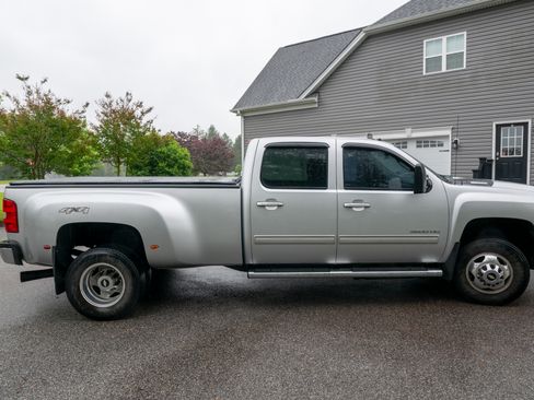 Used 2012 Chevrolet Silverado 3500 LTZ w/ LTZ Plus Package AWD/4WD image 11