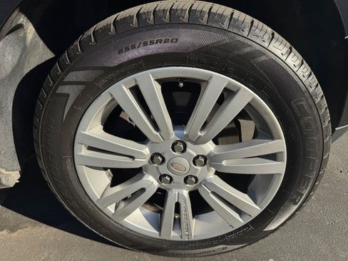 Used 2012 Land Rover Range Rover HSE image 17