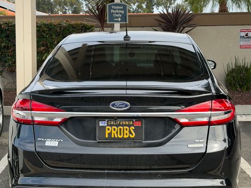 Used 2018 Ford Fusion SE w/ Equipment Group 201A image 1