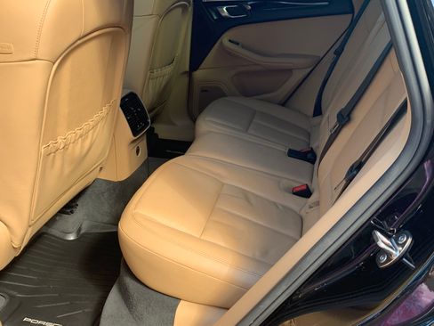 Used 2018 Porsche Macan Sport Edition image 13