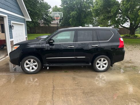 Used 2011 Lexus GX 460 Premium AWD/4WD image 2