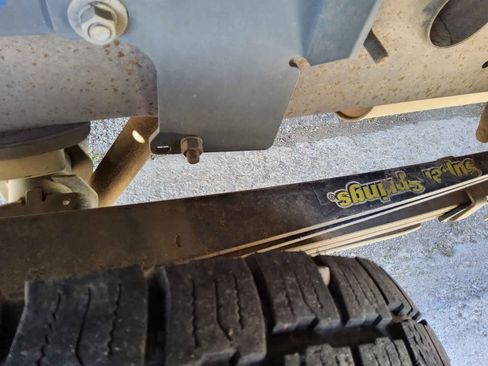 Used 2004 GMC Sierra 2500 SLE w/ Heavy-Duty Power Package image 12