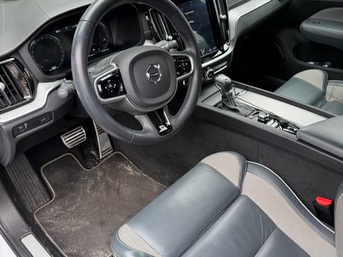 Used 2020 Volvo V60 T6 R-Design w/ Advanced Package image 10