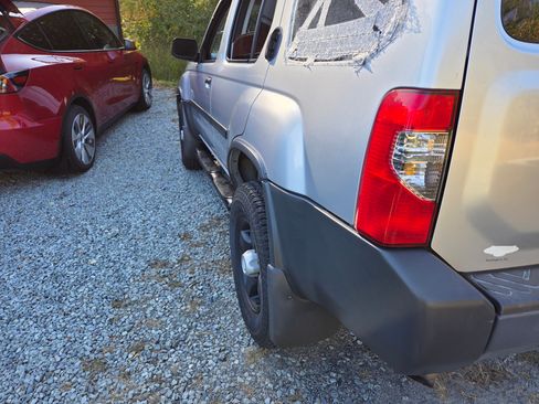 Used 2004 Nissan Xterra XE image 12