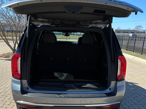 Used 2022 GMC Yukon XL Denali w/ Advanced Technology Package image 6