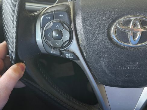 Used 2014 Toyota Camry SE image 4