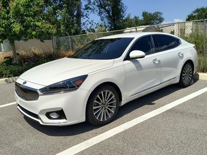 Used 2019 Kia Cadenza Premium