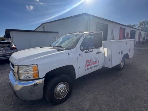 Used 2007 Chevrolet Silverado 3500 W/T image 2
