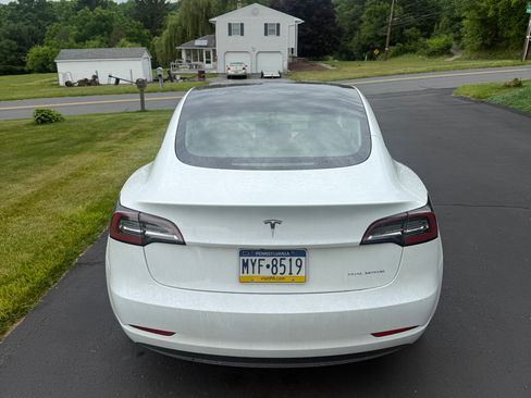 Used 2022 Tesla Model 3 Long Range AWD/4WD image 4