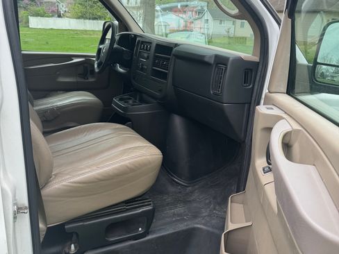 Used 2013 Chevrolet Express 1500 image 10