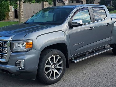 Used 2021 GMC Canyon Denali image 2