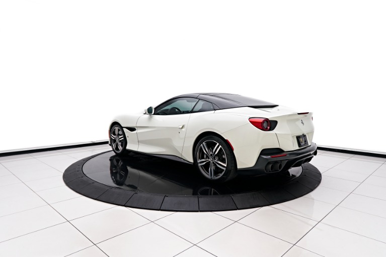 Used 2019 Ferrari Portofino RWD image 5