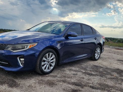 Used 2018 Kia Optima S image 1