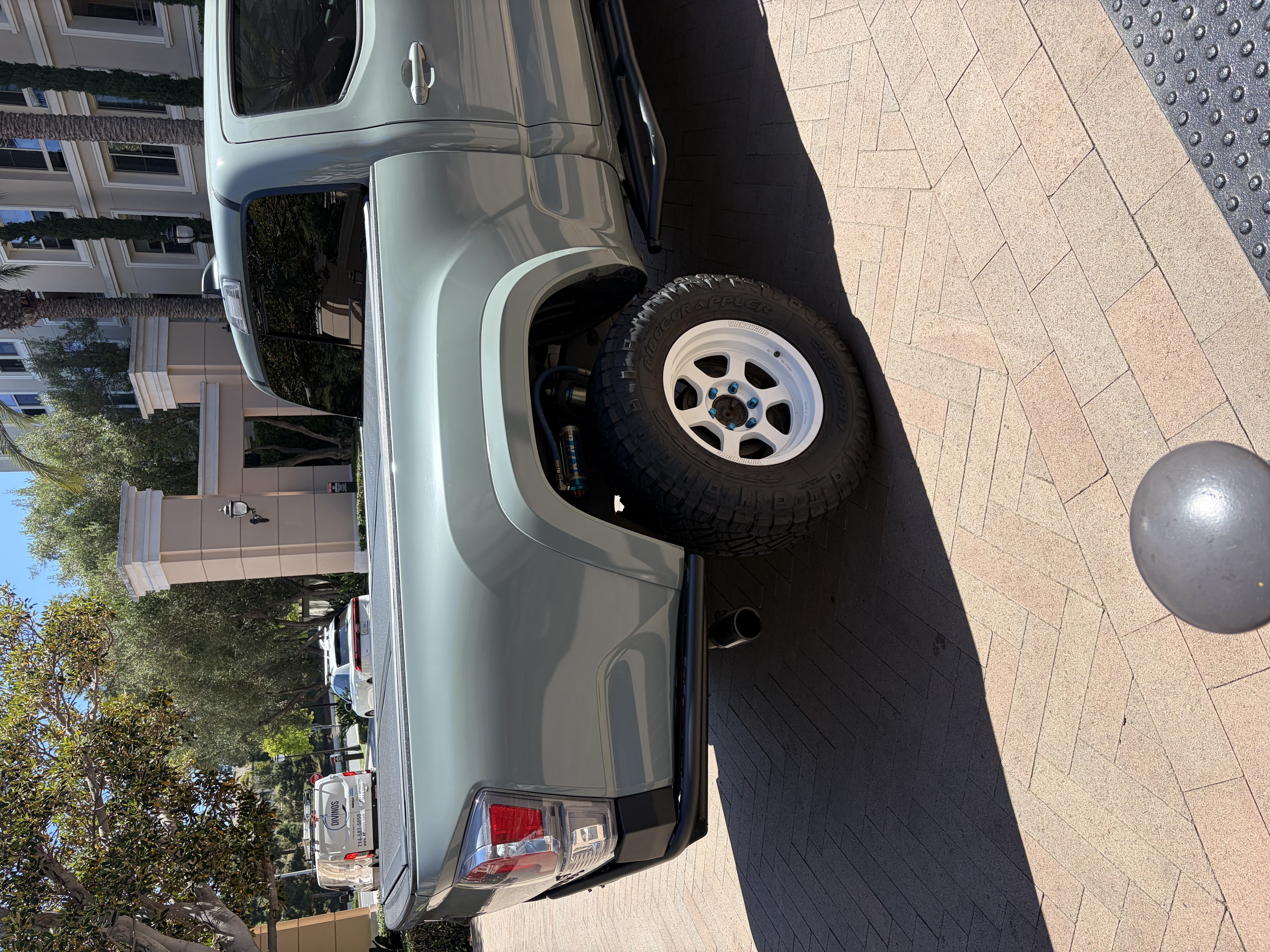 Used 2022 Toyota Tacoma TRD Sport w/ Technology Package AWD/4WD image 6