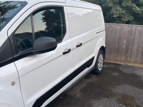 Used 2022 Ford Transit Connect XL FWD image 4