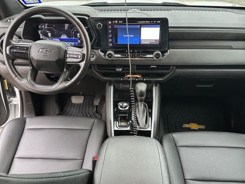 Used 2024 Chevrolet Colorado Trail Boss image 16