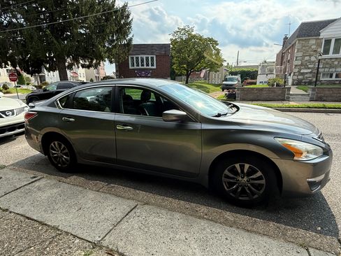 Used 2015 Nissan Altima 2.5 S w/ Special Edition Package FWD image 1