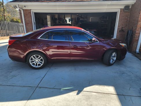 Used 2015 Chevrolet Malibu LT w/ Power Convenience Package image 5