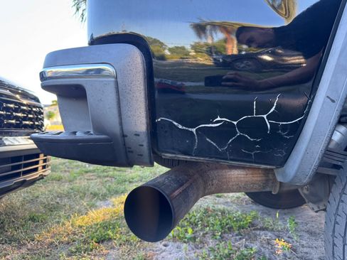 Used 2015 GMC Sierra 2500 SLT w/ Duramax Plus Package AWD/4WD image 26