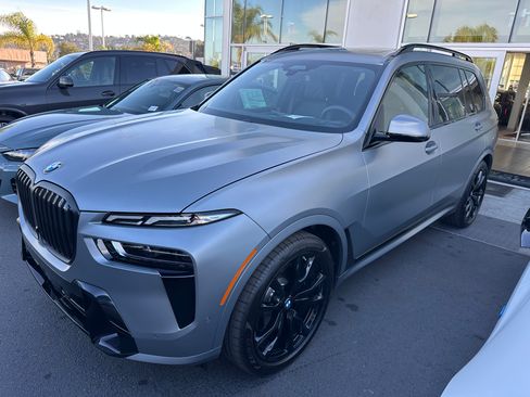Used 2025 BMW X7 xDrive40i w/ Executive Package AWD/4WD image 14