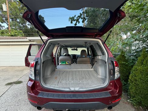 Used 2011 Subaru Forester 2.5X Limited w/ Protection Group 3 AWD/4WD image 11