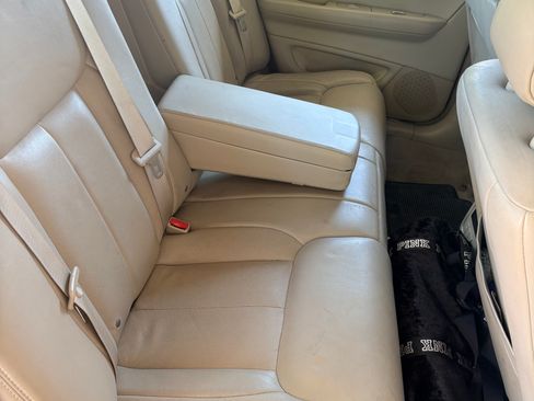 Used 2010 Cadillac DTS Luxury image 5