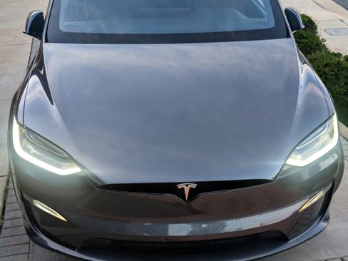 Used 2022 Tesla Model X image 4