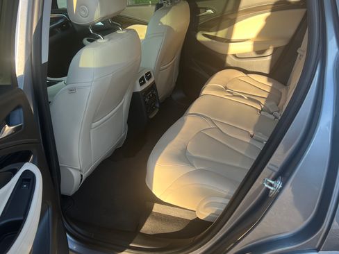 Used 2019 Buick Envision Essence image 17