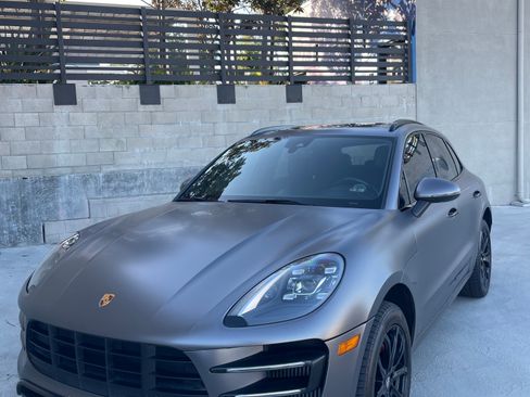 Used 2018 Porsche Macan Turbo image 1