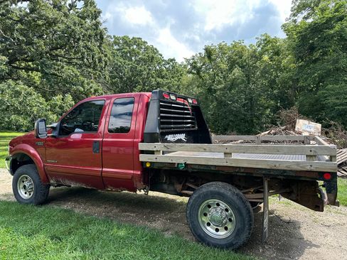 Used 2003 Ford F250 XLT image 9