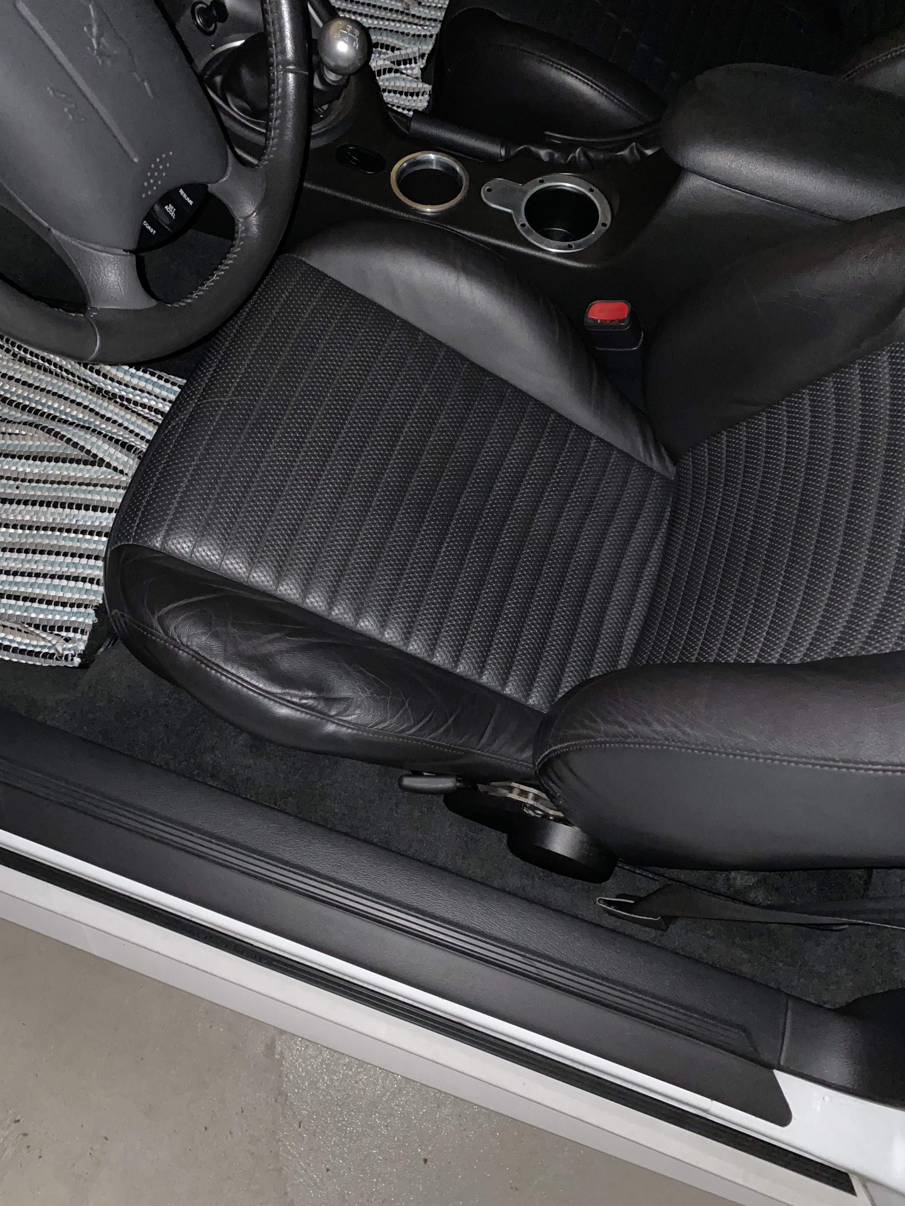 Used 2004 Ford Mustang Mach 1 RWD image 13