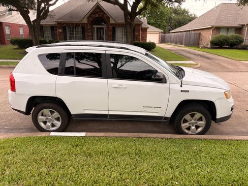 Used 2013 Jeep Compass Sport FWD image 4