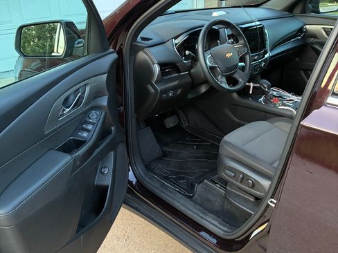 Used 2023 Chevrolet Traverse LT AWD/4WD image 5