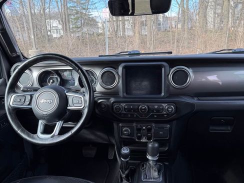 Used 2020 Jeep Wrangler Unlimited Sahara AWD/4WD image 12