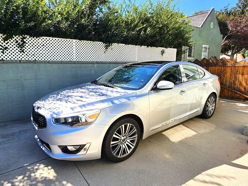 Used 2016 Kia Cadenza Premium w/ Luxury Plus Package image 5