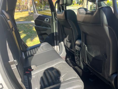 Used 2018 Jeep Grand Cherokee Limited image 8