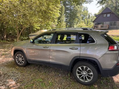 Used 2019 Jeep Cherokee Latitude Plus w/ Cold Weather Group