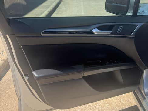 Used 2014 Ford Fusion SE image 11