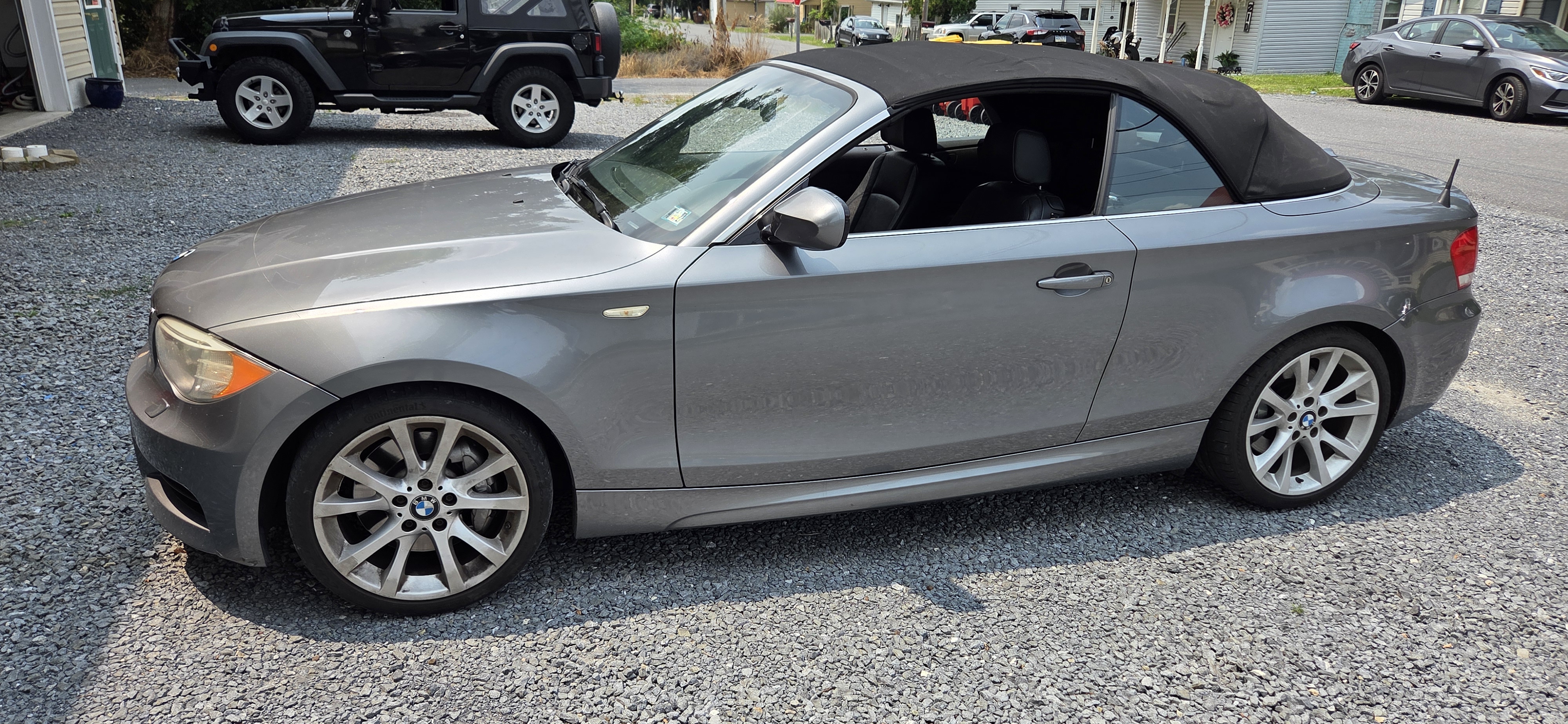 Used 2012 BMW 135i Convertible RWD image 2