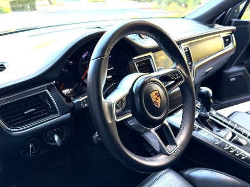 Used 2018 Porsche Macan GTS AWD/4WD image 16